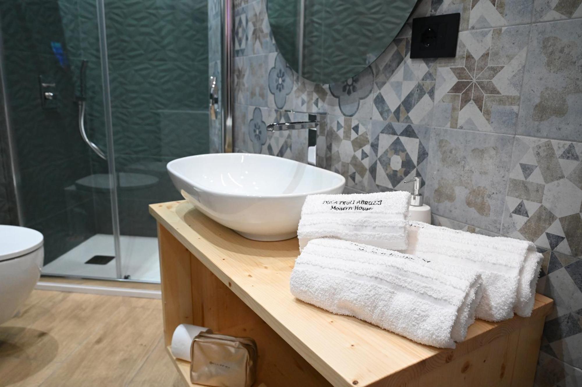 Duca Degli Abruzzi Modern House Luxury Relax Apartment บรินดิซิ ภายนอก รูปภาพ